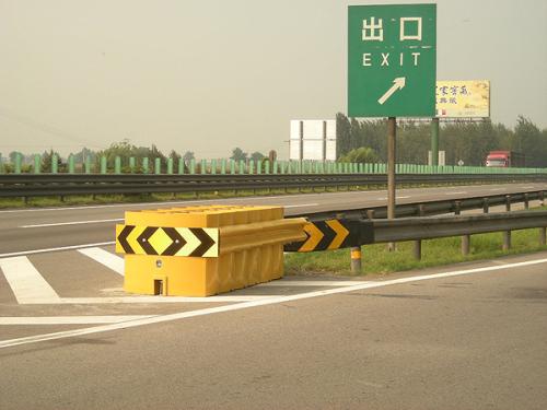 雷波县导向防撞垫